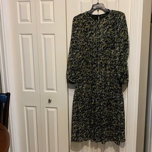Zara ruffle hem midi dress with metallic thread. New without tag